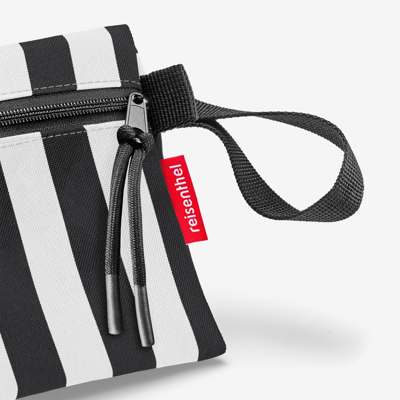 Maxi case summer stripes black anda white